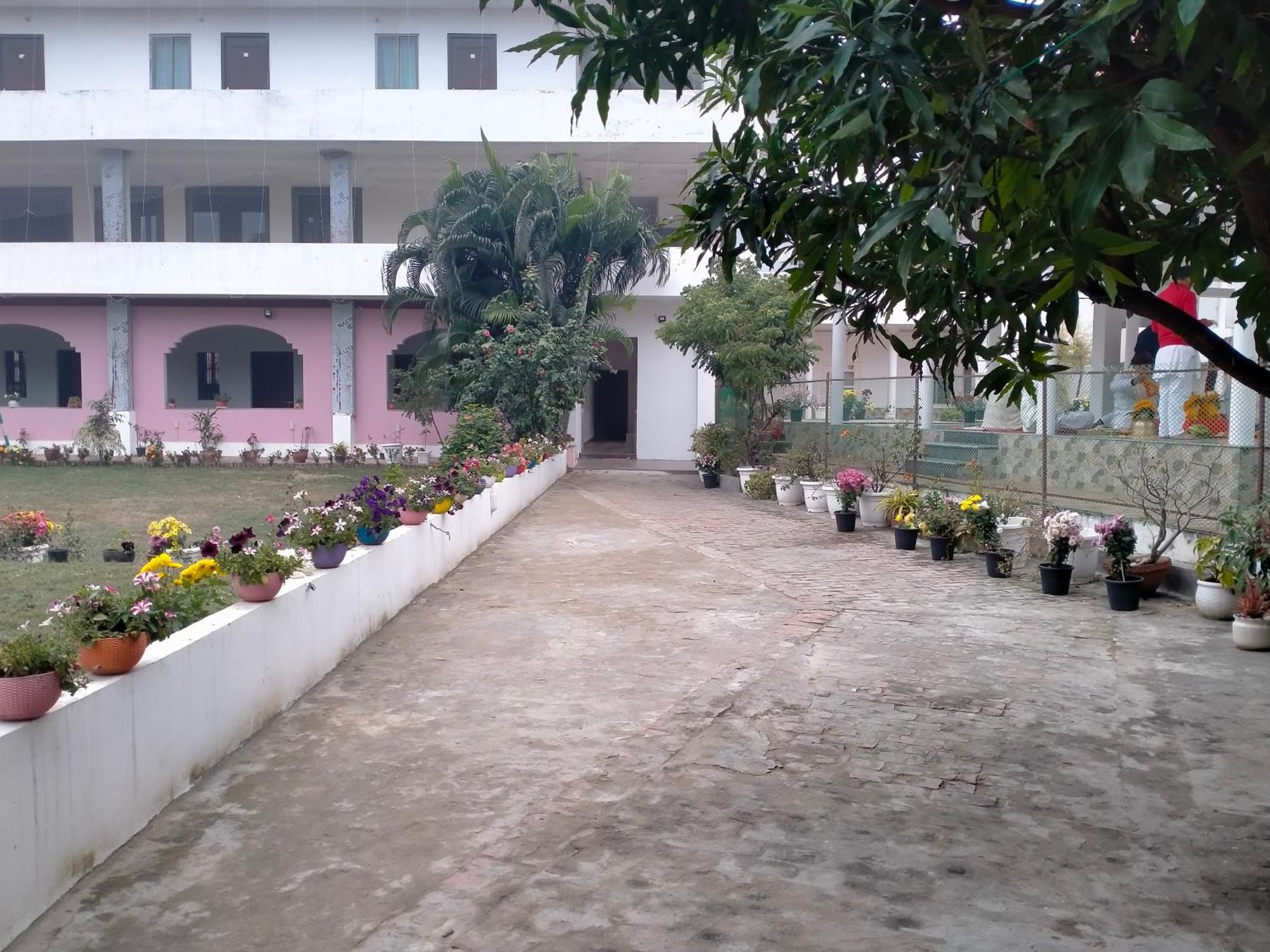 Vedic Villa Varanasi Bagian luar foto