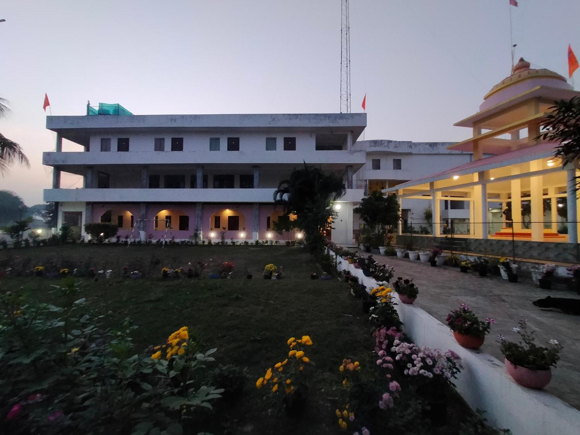 Vedic Villa Varanasi Bagian luar foto