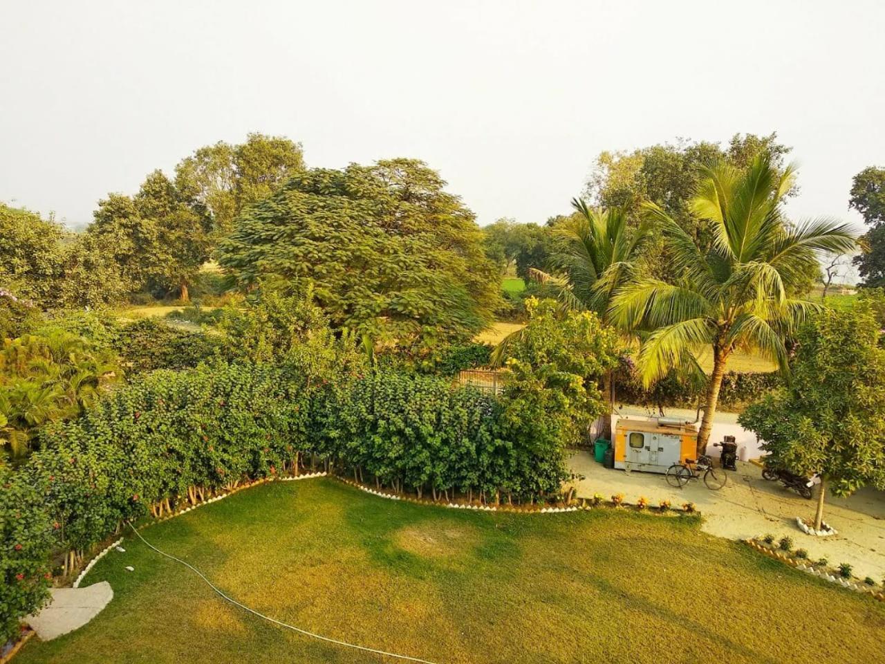 Vedic Villa Varanasi Bagian luar foto